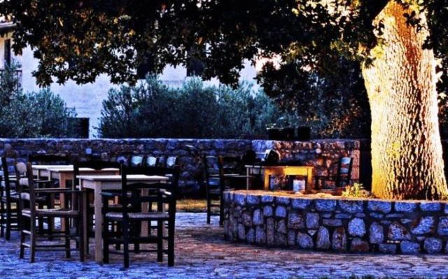 Vlyhada Guesthouse Pyrgos Dirou Ngoại thất bức ảnh