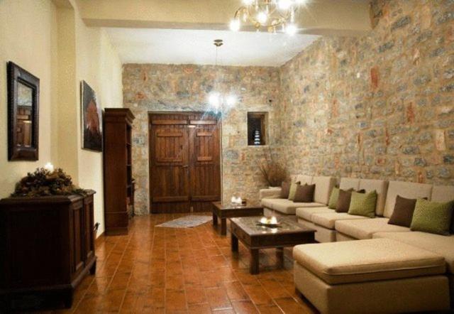 Vlyhada Guesthouse Pyrgos Dirou Ngoại thất bức ảnh