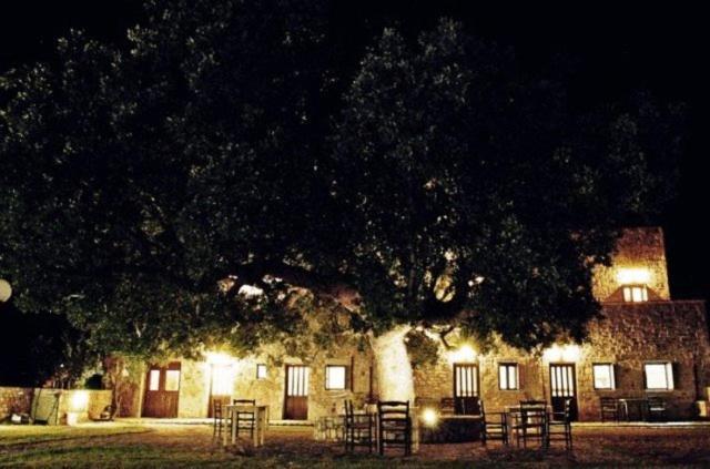 Vlyhada Guesthouse Pyrgos Dirou Ngoại thất bức ảnh