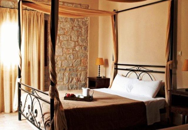 Vlyhada Guesthouse Pyrgos Dirou Ngoại thất bức ảnh